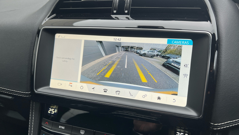 Jaguar F-Pace 2.0d R-Sport 5dr Auto AWD Diesel Estate